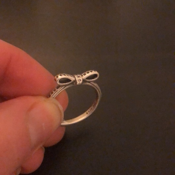 Pandora silver bow ring. Size 7 - Picture 3 of 3